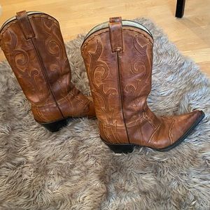 Stetson 7 1/2 all leather cowboy boots.